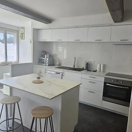 Διαμέρισμα A 5km De Montauban A *