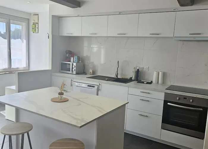 Апартаменты A 5km De Montauban A *